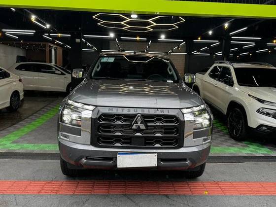 MITSUBISHI TRITON 2.4 BITURBO DIESEL CD HPE-S 4X4 AUTOMÁTICO